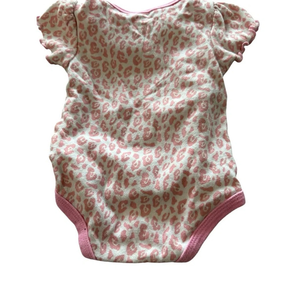 NBA baby girl size 0-3 mo I Love the Golden State Warriors pink camo onesie - Picture 2 of 3